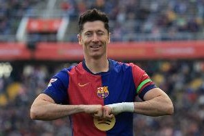 开云体育官网-莱万本赛季各赛事打进40球五大联赛首人，至少比其他球员多6球