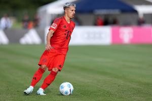 记者：塞尔塔希望在几小时内敲定引进萨拉戈萨交易