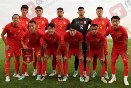 ​【战报】9人国足1比2遭逆转 被中国香港围攻20分钟