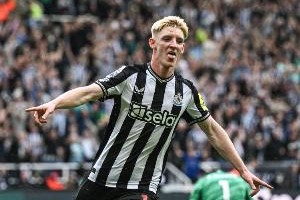 kaiyun-回声报：戈登的偶像是利物浦传奇队长杰拉德，他和琼斯是密友