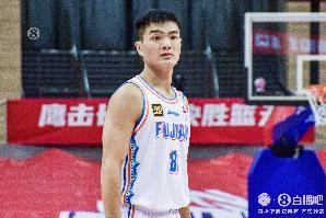 kaiyun-杀伤力在线！黎伊扬13中4&amp;11罚9中拿到17分4板6助2断 出现6失误